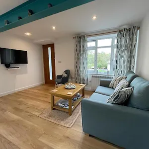 https://lovely-ground-floor-apartment-in-quiet-village.exeterhotels.net